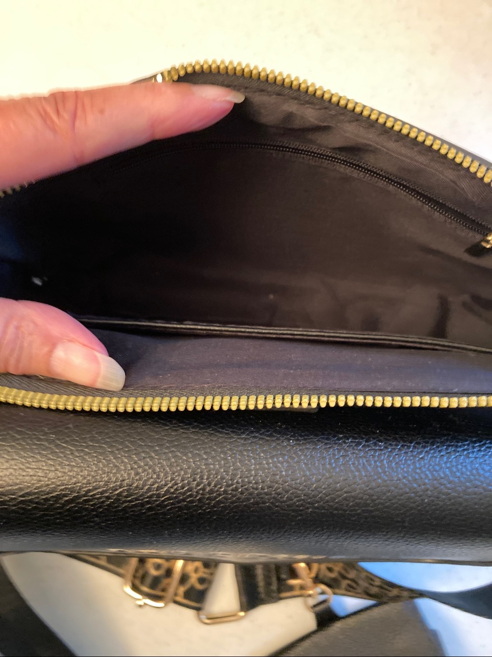 Designer Inspired 2-1 Black Crossbody with Gold Chain and Patterned Strap - Picture 3 of 8